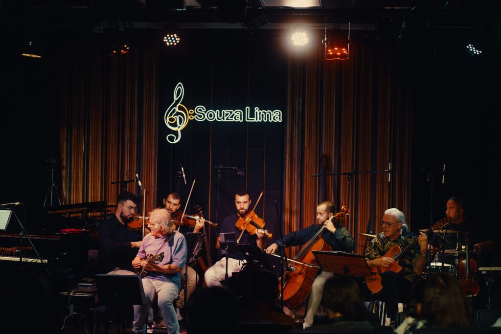 Apresentação do projeto Concerto Bandolim em Na Escola souza lima de musica de Sao Paulo.