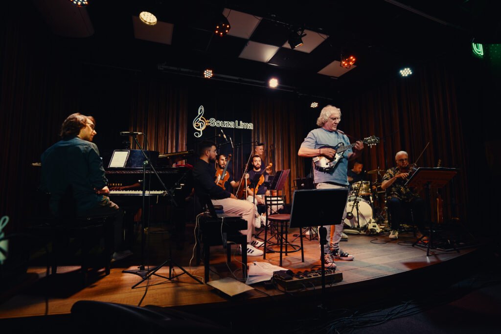 Apresentação do projeto Concerto Bandolim em Na Escola souza lima de musica de Sao Paulo.