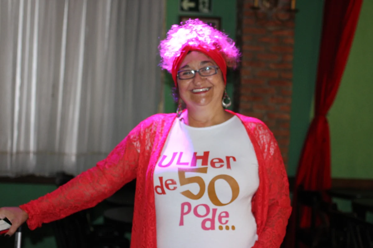 Imagem de divulgação do espetáculo Mulher de 50 Pode