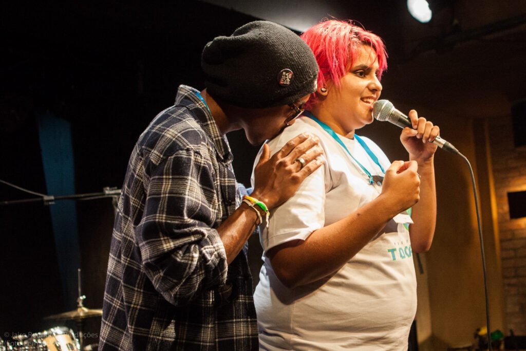 Vanessa Morais
 e alunos do projeto tocar