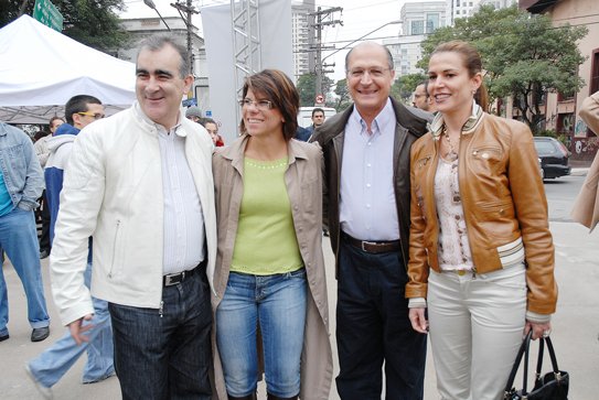 Narcio Rodrigues, Dirce Abreu, Geraldo Alckmin e Érica Drumond, então secretária de Turismo de Minas Gerais, durante o Esquina de Minas — São Paulo, 2008.