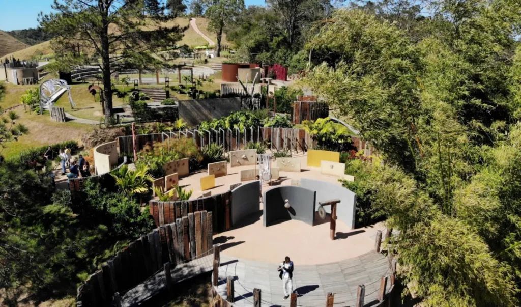Jardins e instalações artísticas do Uaná Etê